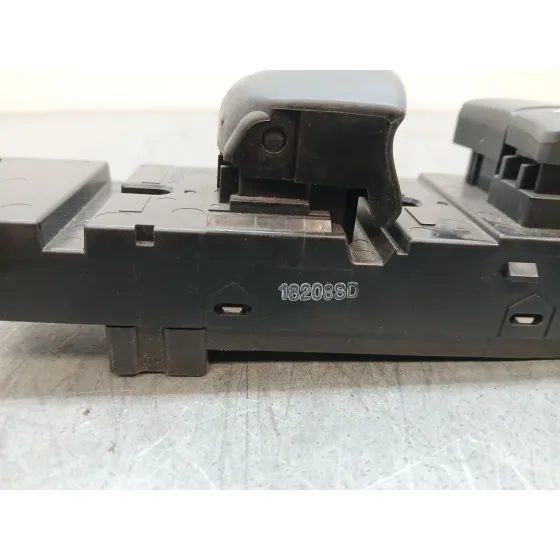 Mando Elevalunas Delantero Izquierdo para Nissan Micra V (K14)