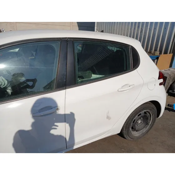 Puerta Trasera Izquierda para Peugeot 208 I (Ca_, Cc_)