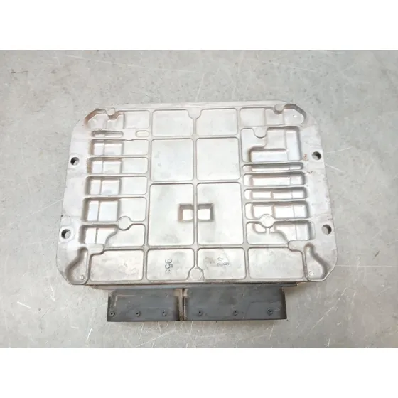 Centralita Motor Uce para Opel Astra J (P10)