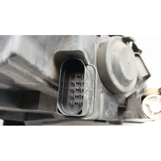 Faro Izquierdo para Volkswagen Passat B6 (3C2)
