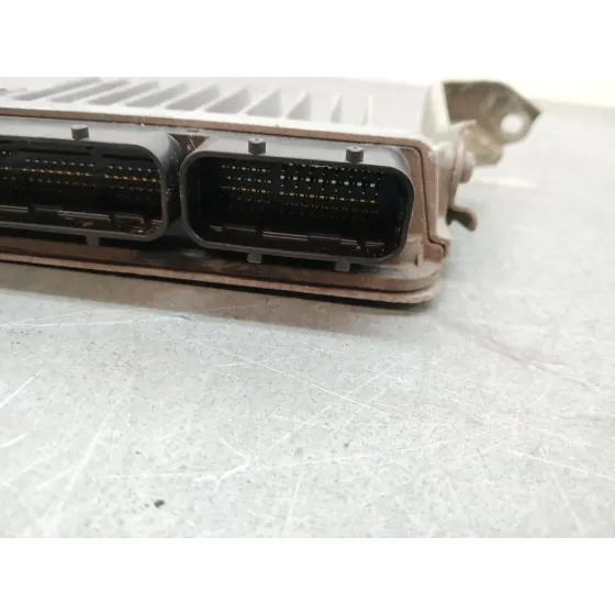Centralita Motor Uce para Toyota Auris (_E18_)