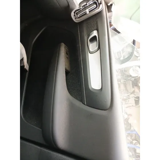 Guarnecido Puerta Delantera Derecha para Volvo Xc40 (536)