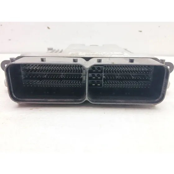 Centralita Motor Uce para Skoda Superb (3V3)