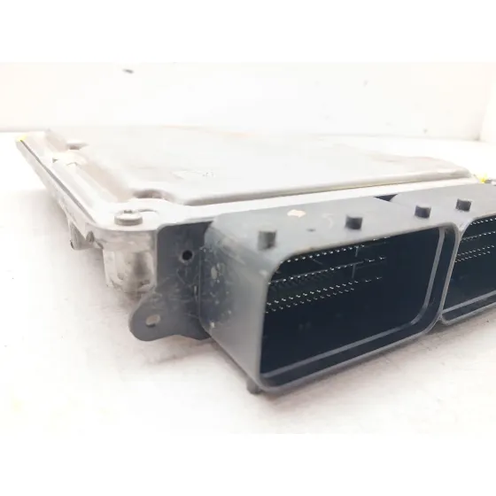 Centralita Motor Uce para Skoda Superb (3V3)