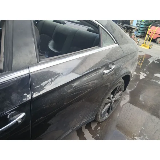 Puerta Trasera Izquierda para Mercedes-Benz Cls (C219)