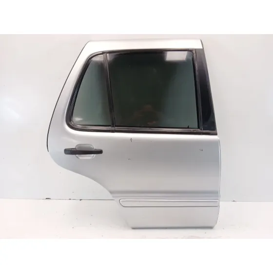 Puerta Trasera Derecha para Mercedes-Benz Clase M (W163)