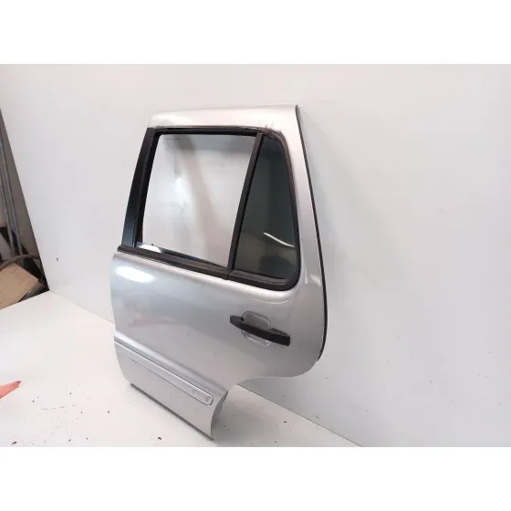 Puerta Trasera Izquierda para Mercedes-Benz Clase M (W163)