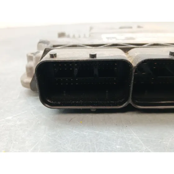 Centralita Motor Uce para Skoda Superb Ii (3T4)