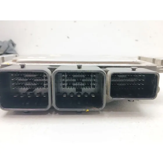 Centralita Motor Uce para Ford Fiesta (Cb1)