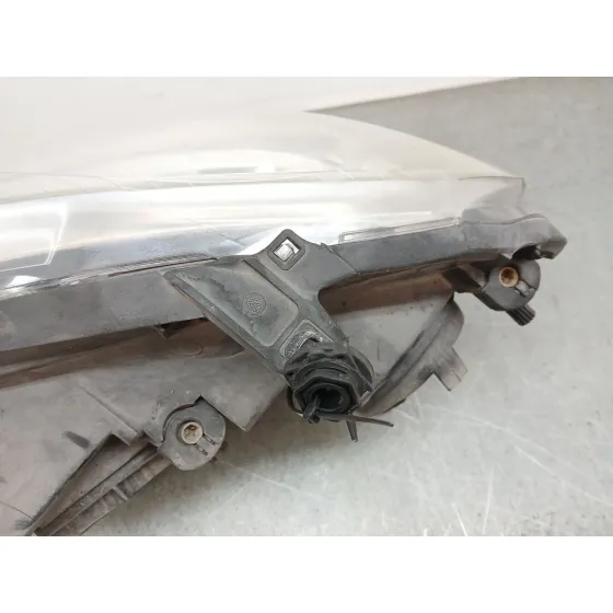 Faro Derecho para Volkswagen Polo Iv (9N_, 9A_)