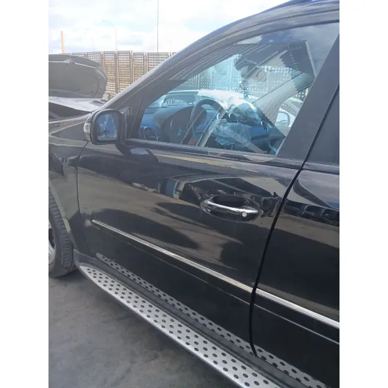 Puerta Delantera Izquierda para Mercedes-Benz Clase M (W164)