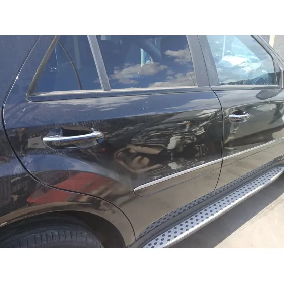 Puerta Trasera Derecha para Mercedes-Benz Clase M (W164)