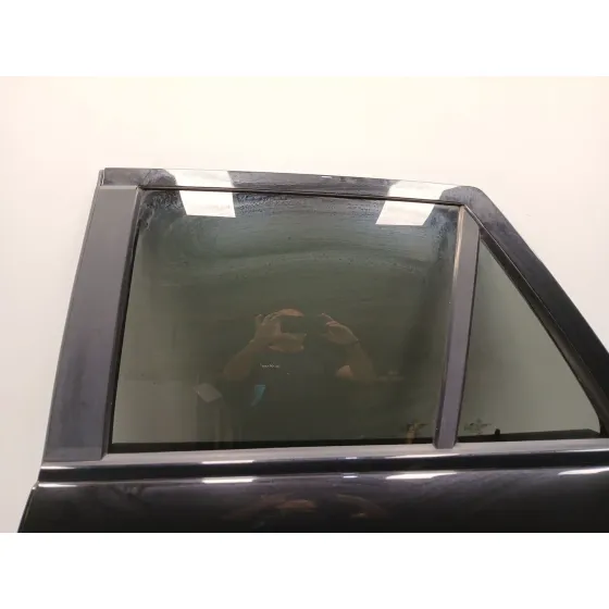 Puerta Trasera Izquierda para Mercedes-Benz Clase M (W164)