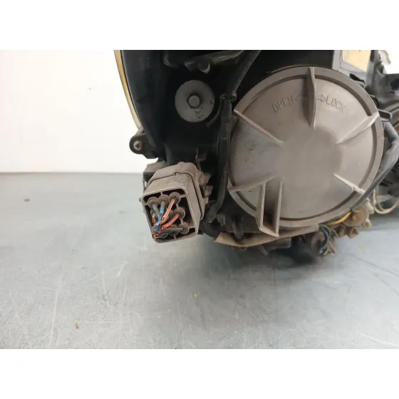 Faro Izquierdo para Subaru Legacy V (Bm)
