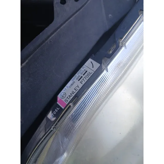 Faro Izquierdo para Mazda 5 Berl. (Cr)