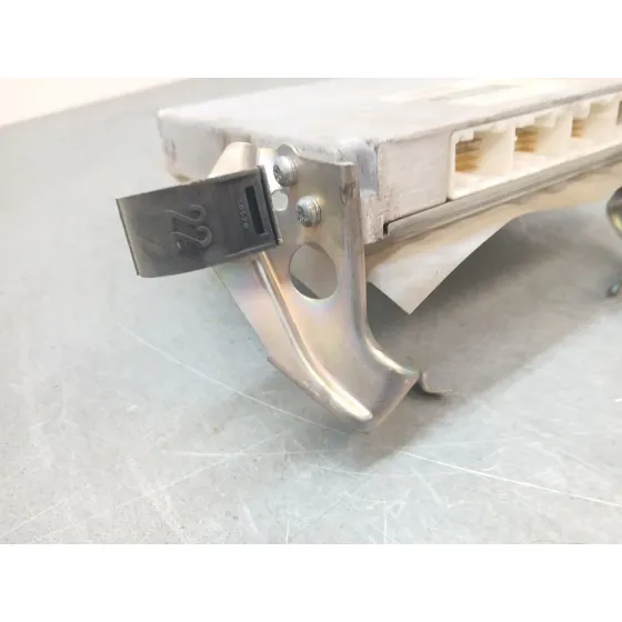 Centralita Motor Uce para Toyota Corolla (_E12_)