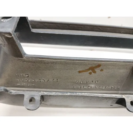 Rejilla Delantera para Mitsubishi Montero (V3_W, V2_W, V4_W, V5_W)