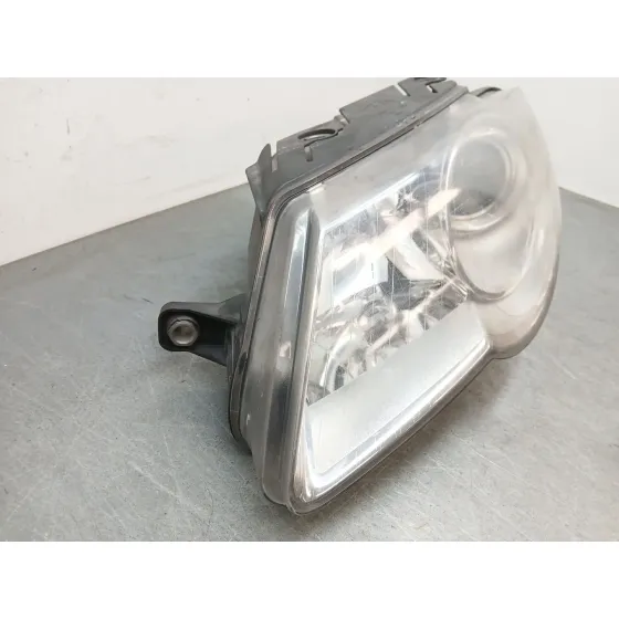 Faro Derecho para Volkswagen Passat B6 (3C2)