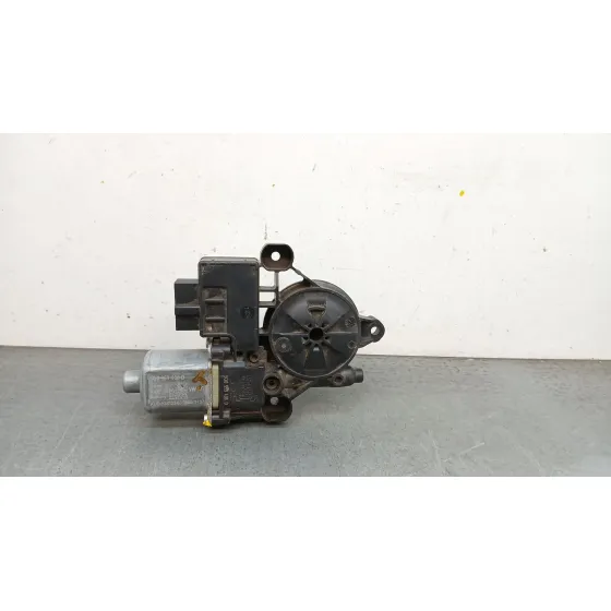 Motor Elevalunas Trasero Derecho para Volkswagen T-Roc (A11, D11)