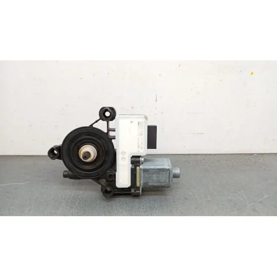 Motor Elevalunas Trasero Derecho para Volkswagen T-Roc (A11, D11)