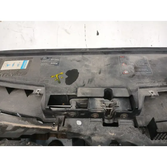 Panel Frontal para Volkswagen Passat B6 (3C2)