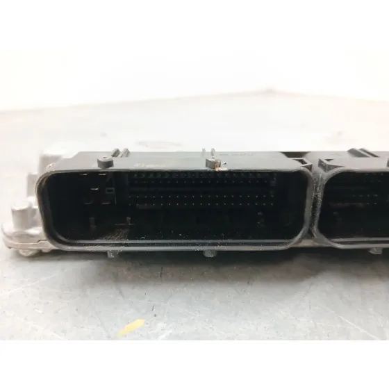 Centralita Motor Uce para Audi A3 (8P1)