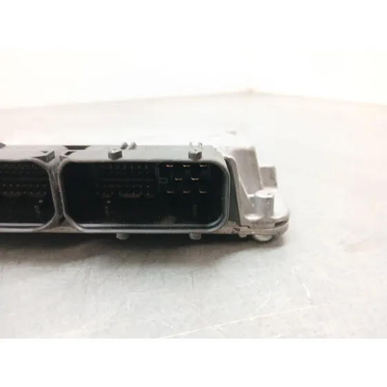 Centralita Motor Uce para Audi A3 (8P1)