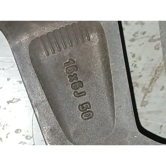 Llanta para Nissan Micra V (K14)