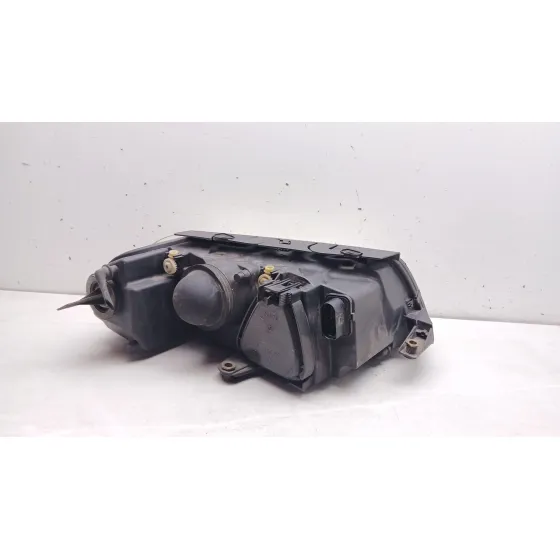 Faro Izquierdo para Volkswagen Passat B5.5 Variant (3B6)