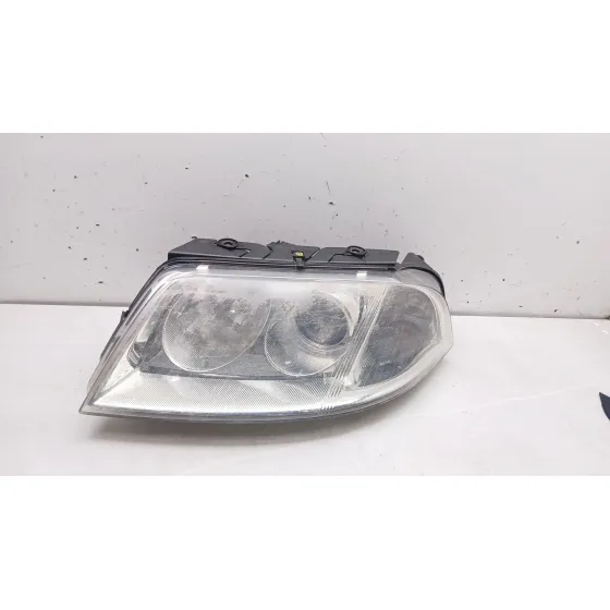 Faro Izquierdo para Volkswagen Passat B5.5 Variant (3B6)