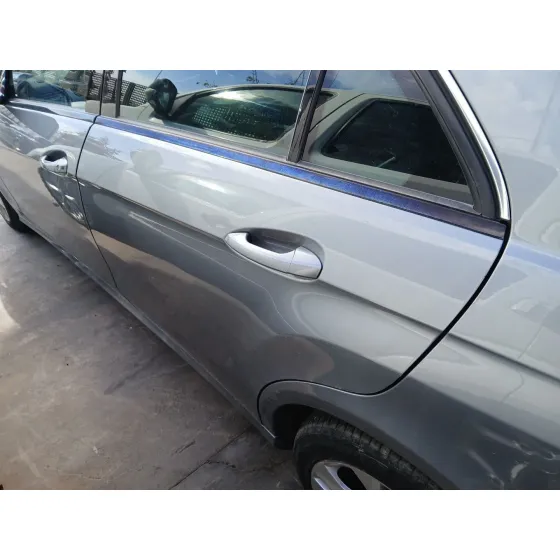 Puerta Trasera Izquierda para Mercedes-Benz Clase E (W212)