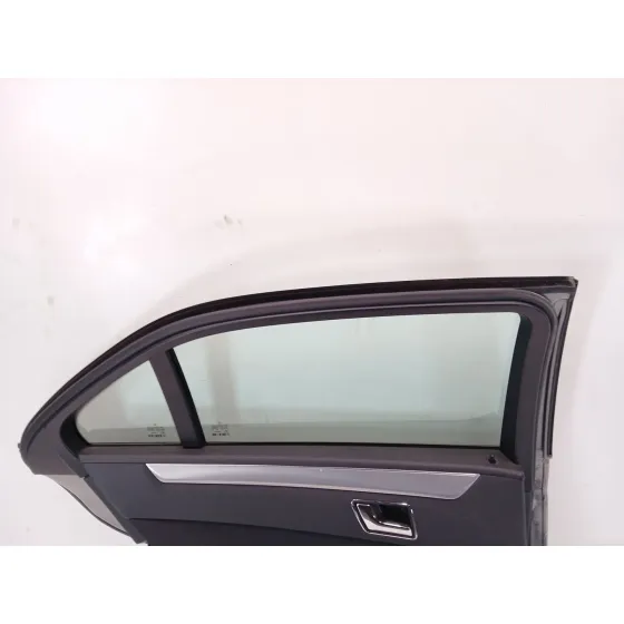 Puerta Trasera Izquierda para Mercedes-Benz Clase E (W212)