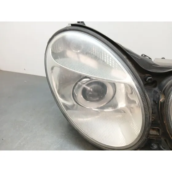 Faro Derecho para Mercedes-Benz Clase E (W211)