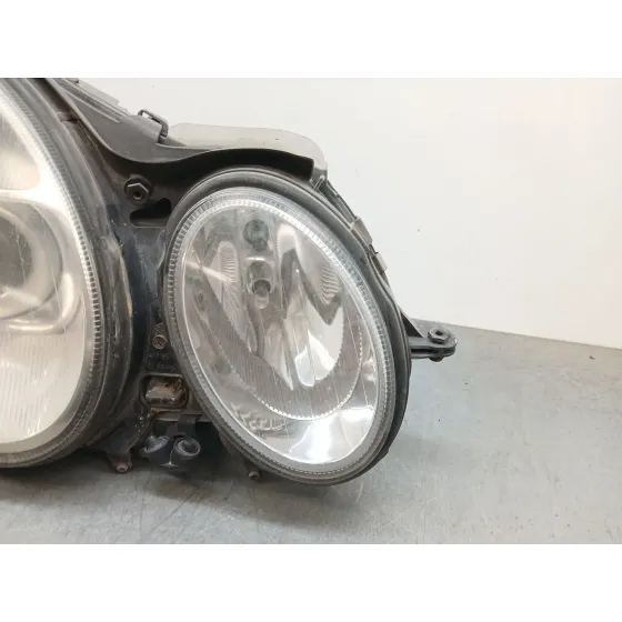 Faro Derecho para Mercedes-Benz Clase E (W211)