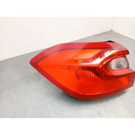 Piloto Trasero Izquierdo para Ford Fiesta Vii (Hj, Hf)