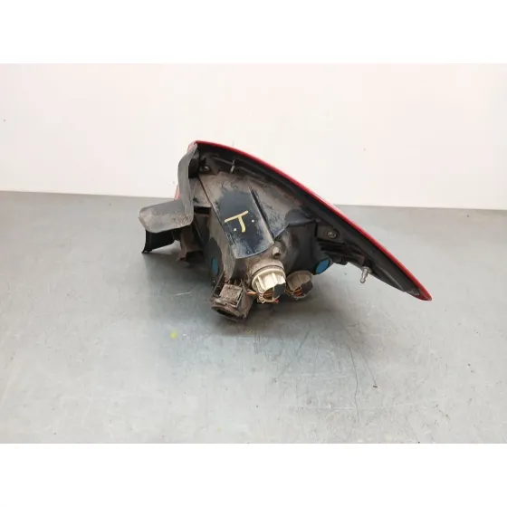Piloto Trasero Izquierdo para Ford Fiesta Vii (Hj, Hf)