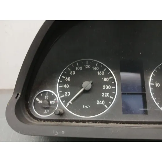 Cuadro Instrumentos para Mercedes-Benz Clase A (W169)
