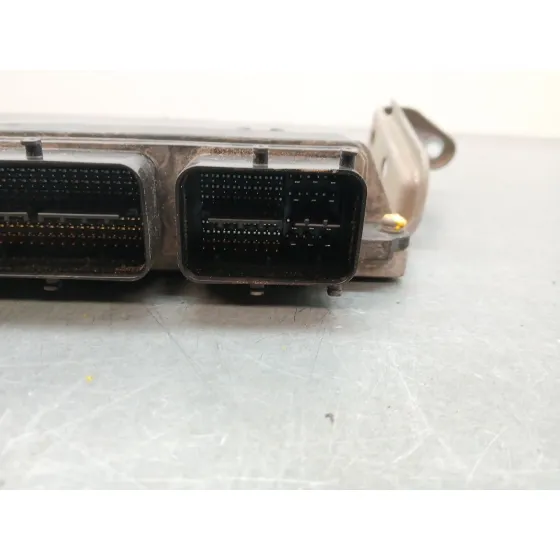 Centralita Motor Uce para Toyota Auris
