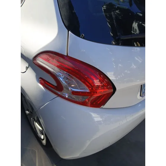 Piloto Trasero Izquierdo para Peugeot 208 I (Ca_, Cc_)