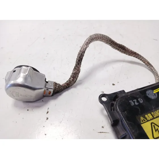 Centralita Faros Xenon para Toyota Avensis (_T25_)