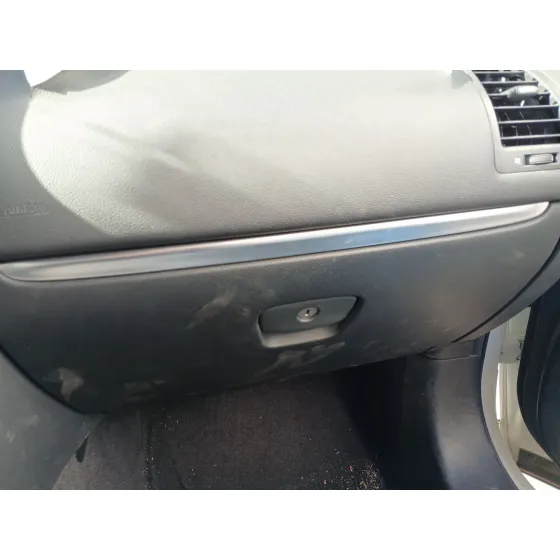 Guantera para Infiniti Qx70
