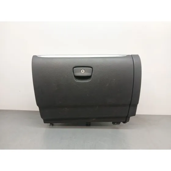 Guantera para Infiniti Qx70