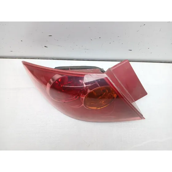 Piloto Trasero Izquierdo para Mazda 3 (Bk)