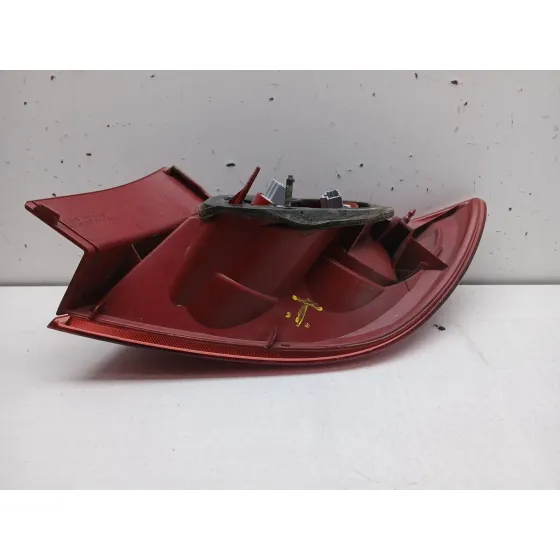 Piloto Trasero Izquierdo para Mazda 3 (Bk)