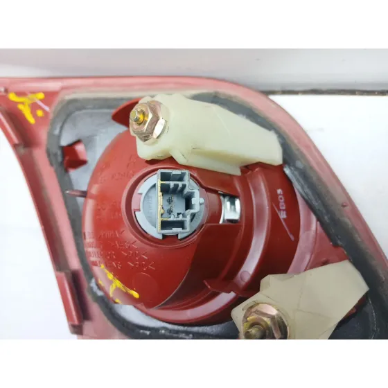 Piloto Trasero Derecho Interior para Mazda 3 (Bk)