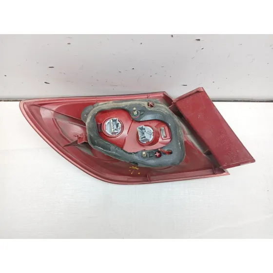 Piloto Trasero Derecho para Mazda 3 (Bk)