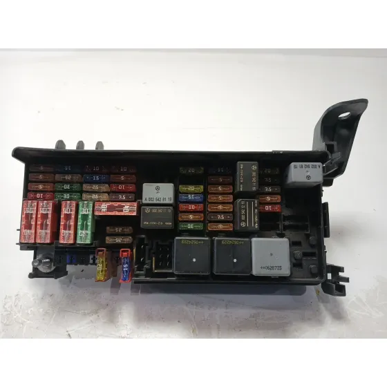 Caja Reles / Fusibles para Mercedes-Benz Clase M (W164)