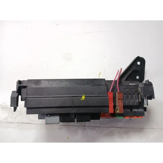 Caja Reles / Fusibles para Mercedes-Benz Clase M (W164)