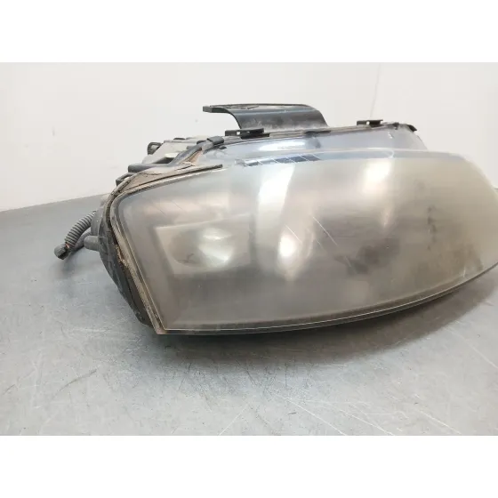 Faro Derecho para Audi A3 (8P1)