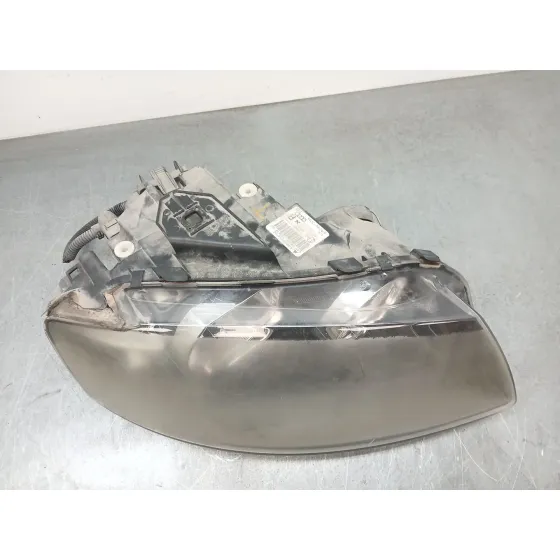 Faro Derecho para Audi A3 (8P1)